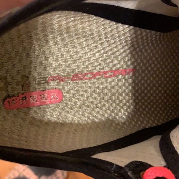 Under Armour Speedform sneakers size 8 black with pink shoelaces - Picture 7 of 8